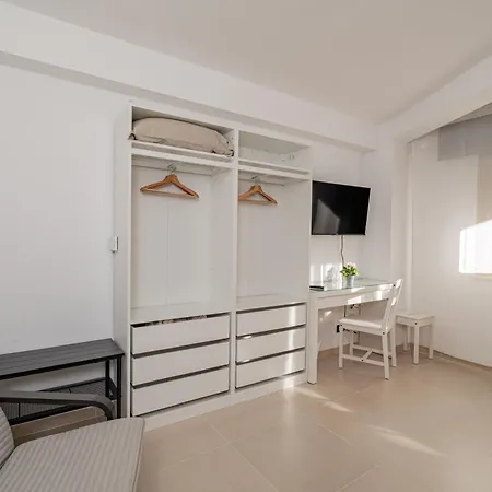 Domo Le Mura Puniche, Centro Di Pensionat 3*