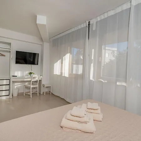 Domo Le Mura Puniche, Nel Cuore Di Olbia 3*