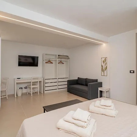 Domo Le Mura Puniche, Nel Cuore Di Maison d'hôtes Olbia