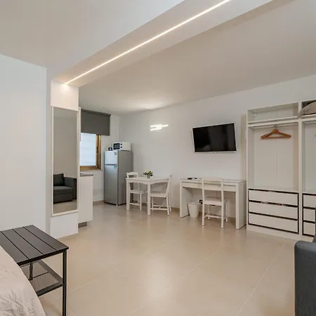 Maison d'hôtes Domo Le Mura Puniche, Nel Cuore Di Olbia