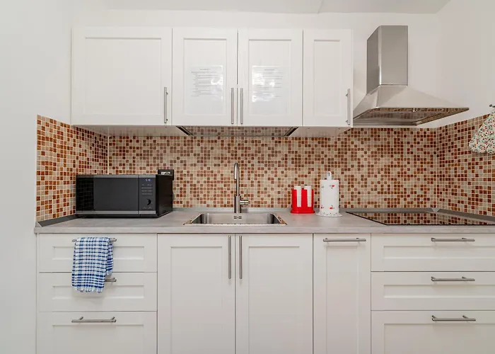 Maison d'hôtes Domo Le Mura Puniche, Nel Cuore Di Olbia 3*