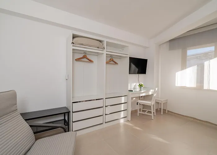 Domo Le Mura Puniche, Nel Cuore Di Olbia Maison d'hôtes 3*