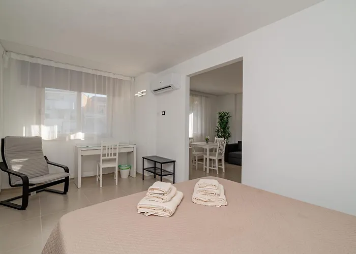 Domo Le Mura Puniche, Nel Cuore Di Olbia 3* Olbia