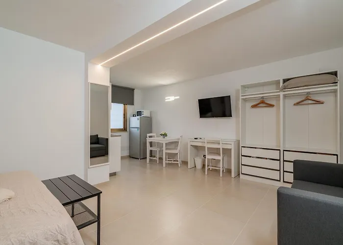 Maison d'hôtes Domo Le Mura Puniche, Nel Cuore Di Olbia Olbia