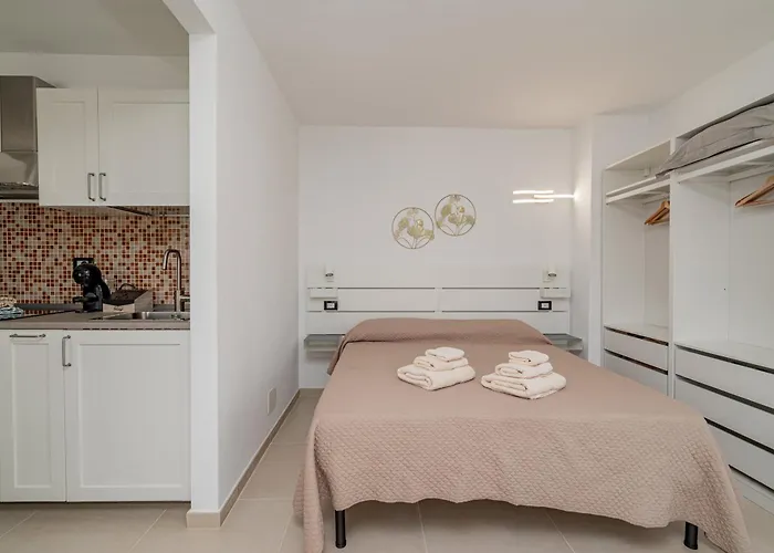 Maison d'hôtes Domo Le Mura Puniche, Nel Cuore Di Olbia Olbia