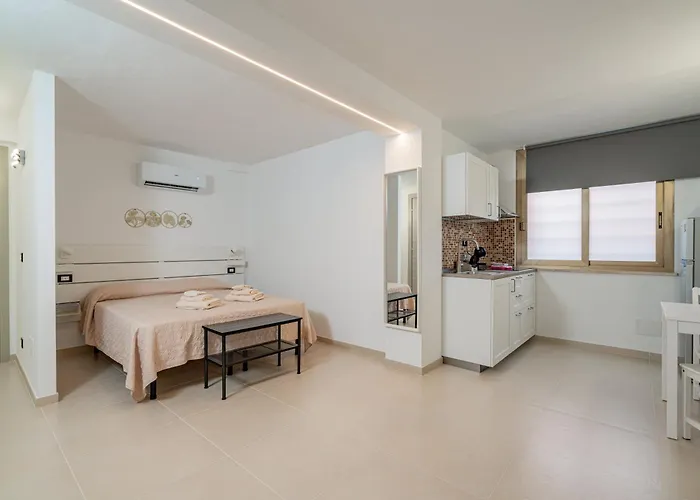 Domo Le Mura Puniche, Nel Cuore Di Olbia Maison d'hôtes