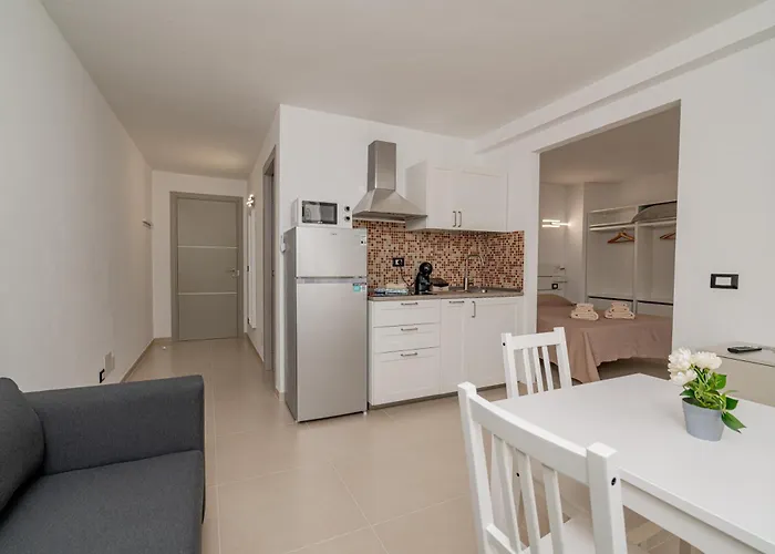 Domo Le Mura Puniche, Centro Di