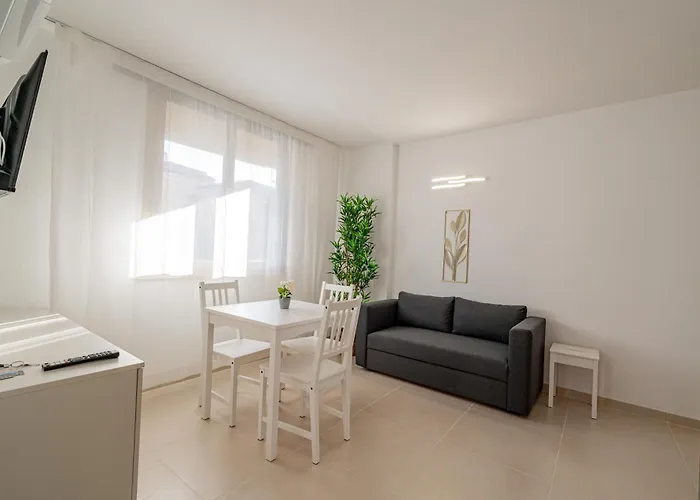 Domo Le Mura Puniche, Nel Cuore Di Olbia 3*