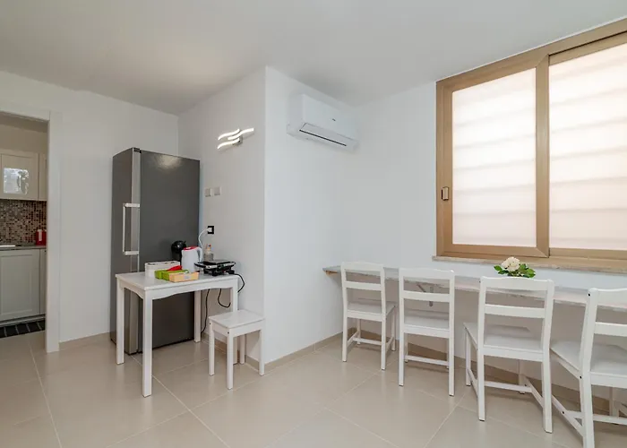 Domo Le Mura Puniche, Nel Cuore Di Olbia Maison d'hôtes 3*